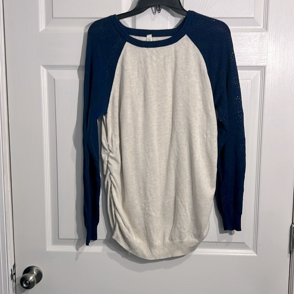 Pina Rossi Women’s Maternity Baseball tee. Size XL. Ivory & Blue.